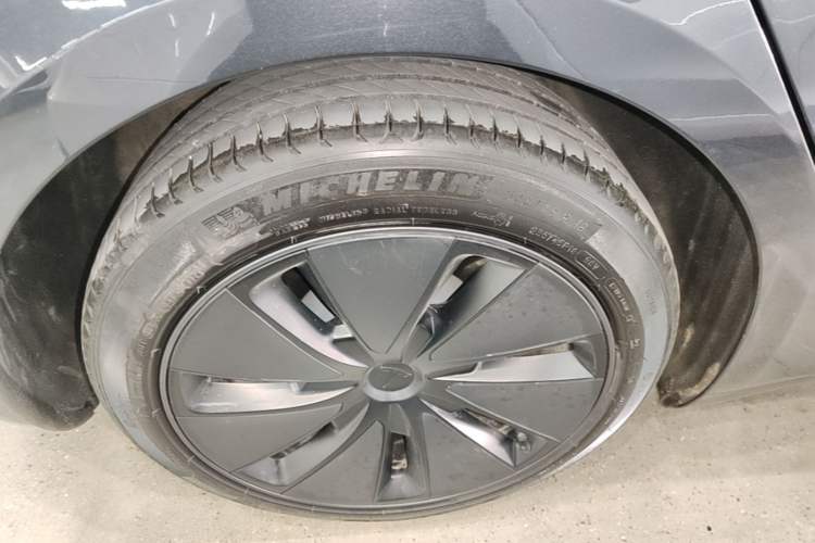 Used Tesla Model 3 2023 Rear-Wheel-Drive Version Right Rear Wheel Hub