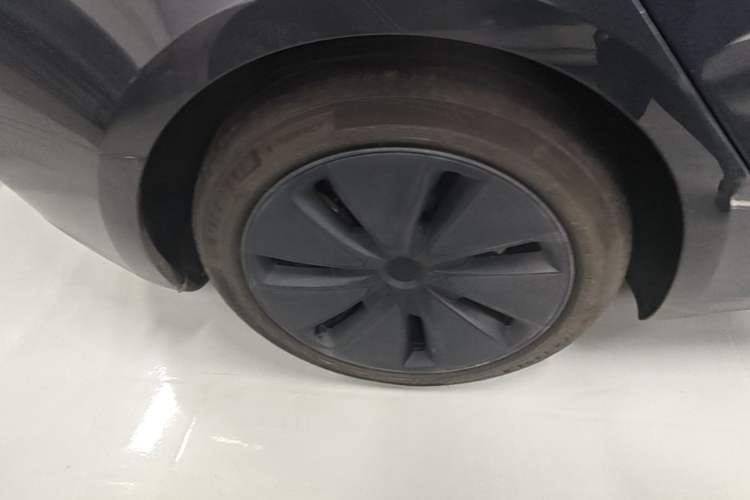 Used Tesla Model 3 2023 Rear-Wheel-Drive Version Right Rear Wheel Hub