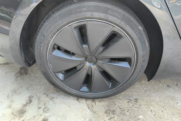 Used Tesla Model 3 2023 Rear-Wheel-Drive Version Right Rear Wheel Hub