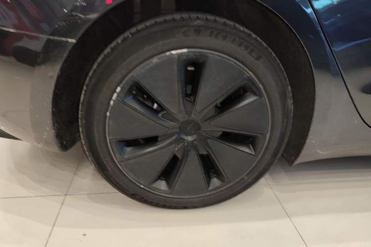 Used Tesla Model 3 2023 Rear-Wheel-Drive Version Right Rear Wheel Hub