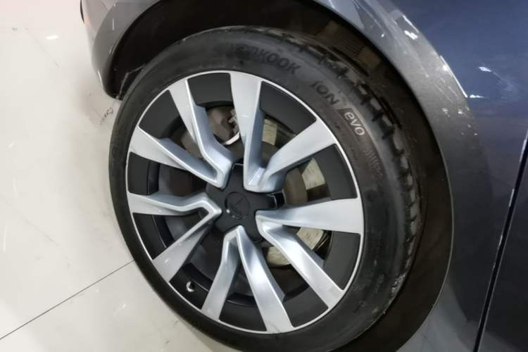 Used Tesla Model 3 2023 Rear-Wheel-Drive Version Right Rear Wheel Hub
