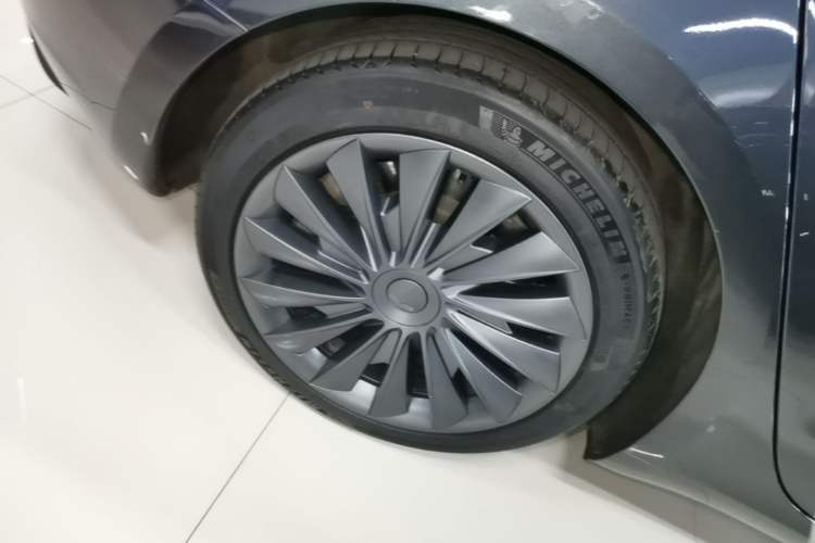 Used Tesla Model 3 2023 Rear-Wheel-Drive Version Right Rear Wheel Hub