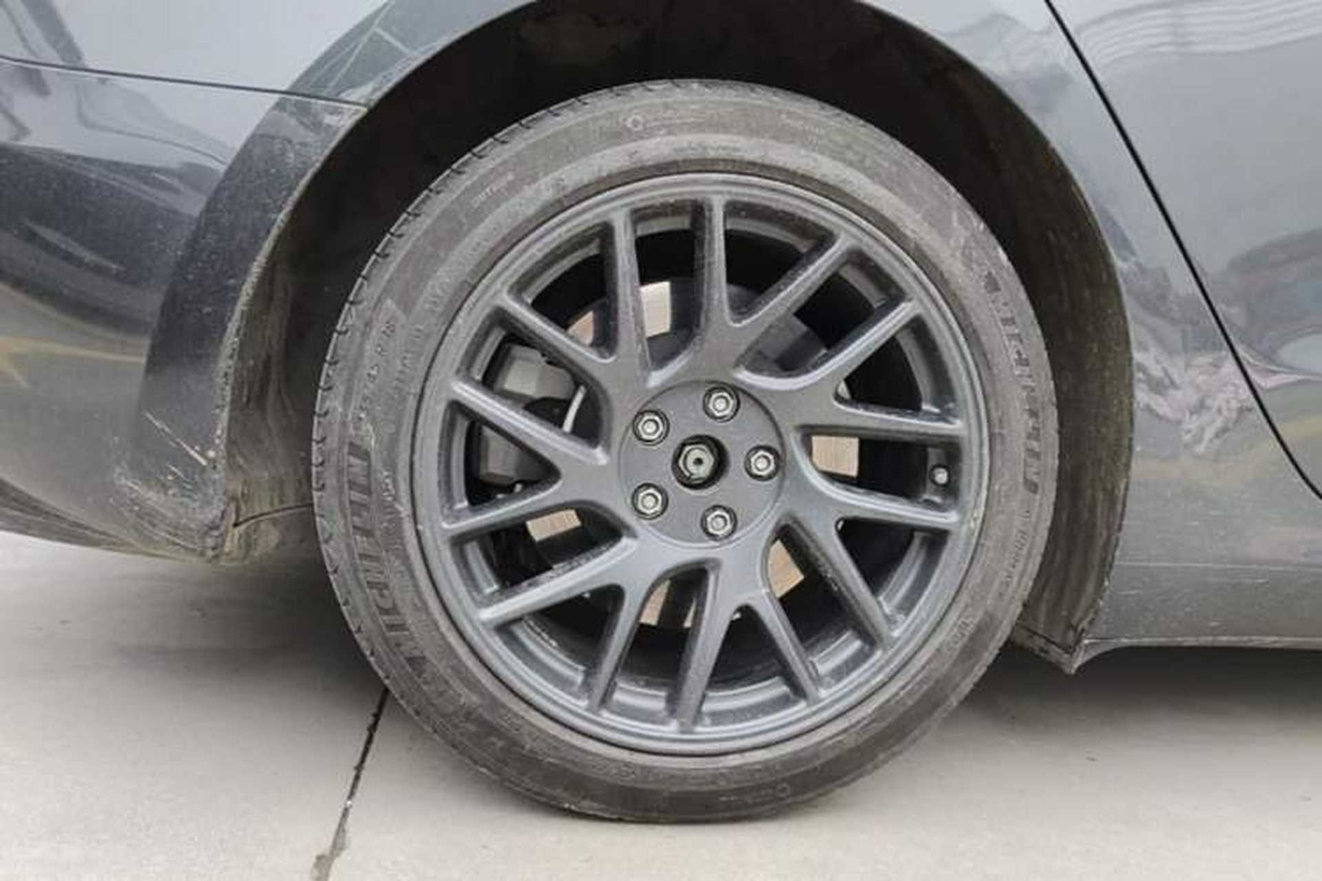 Used Tesla Model 3 2023 Rear-Wheel-Drive Version Right Rear Wheel Hub