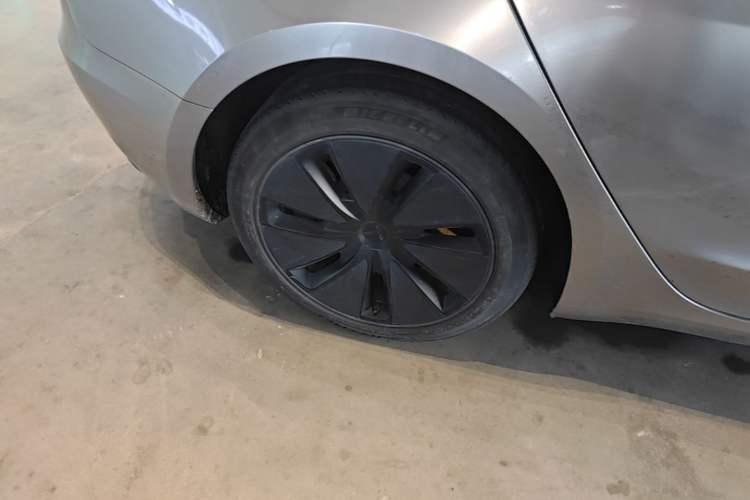 Used Tesla Model 3 2023 Rear-Wheel-Drive Version Right Rear Wheel Hub