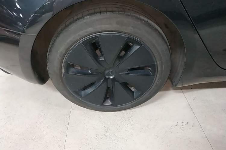 Used Tesla Model 3 2023 Rear-Wheel-Drive Version Right Rear Wheel Hub