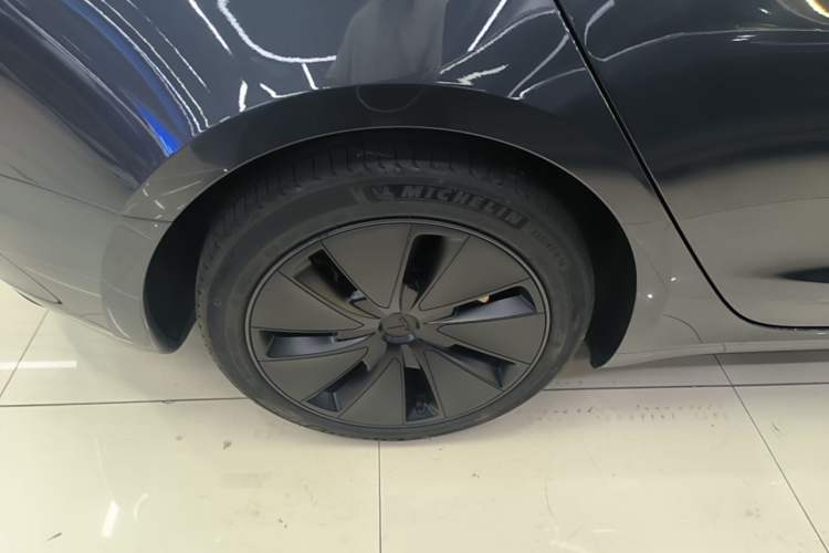 Used Tesla Model 3 2023 Rear-Wheel-Drive Version Right Rear Wheel Hub