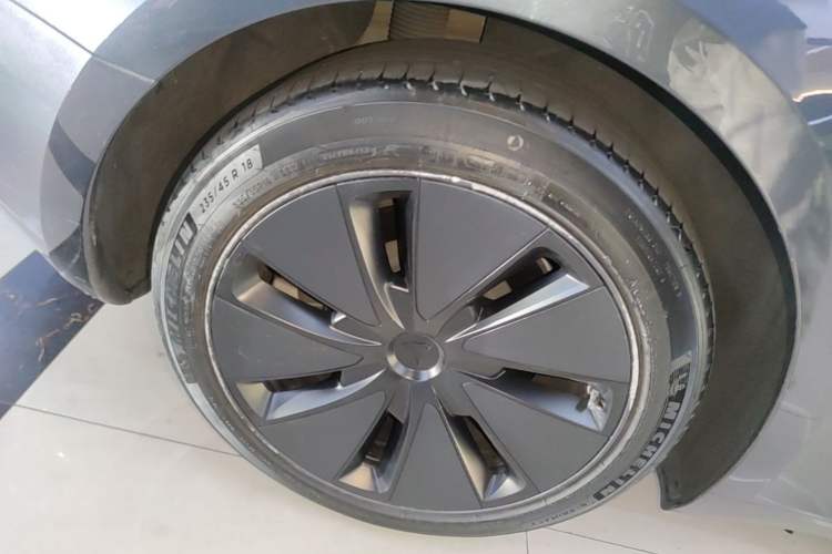 Used Tesla Model 3 2023 Rear-Wheel-Drive Version Right Rear Wheel Hub