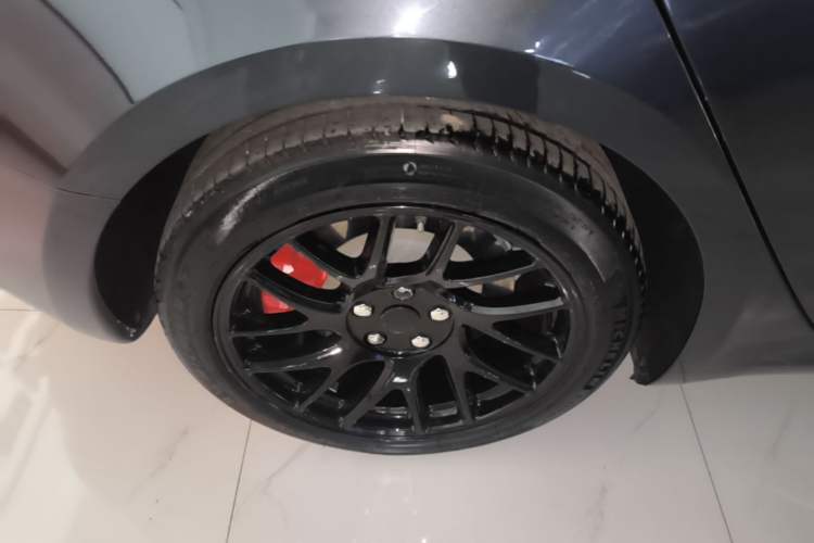 Used Tesla Model 3 2023 Rear-Wheel-Drive Version Right Rear Wheel Hub