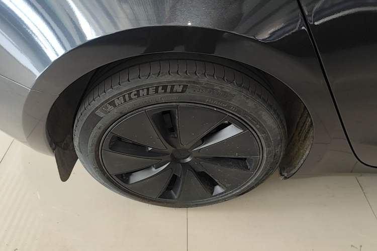 Used Tesla Model 3 2023 Rear-Wheel-Drive Version Right Rear Wheel Hub