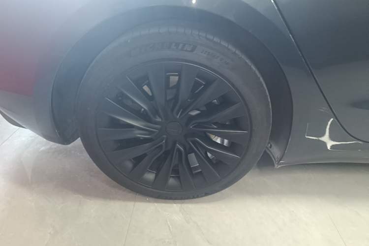 Used Tesla Model 3 2023 Rear-Wheel-Drive Version Right Rear Wheel Hub