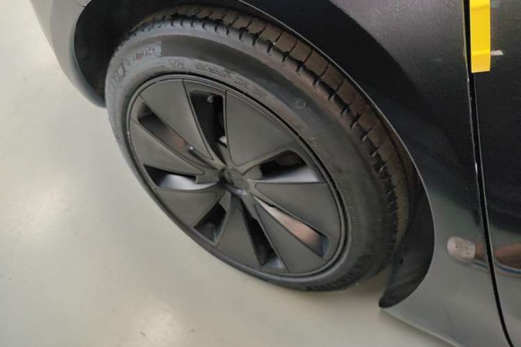 Used Tesla Model 3 2023 Rear-Wheel-Drive Version Right Rear Wheel Hub