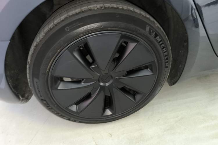 Used Tesla Model 3 2023 Rear-Wheel-Drive Version Right Rear Wheel Hub