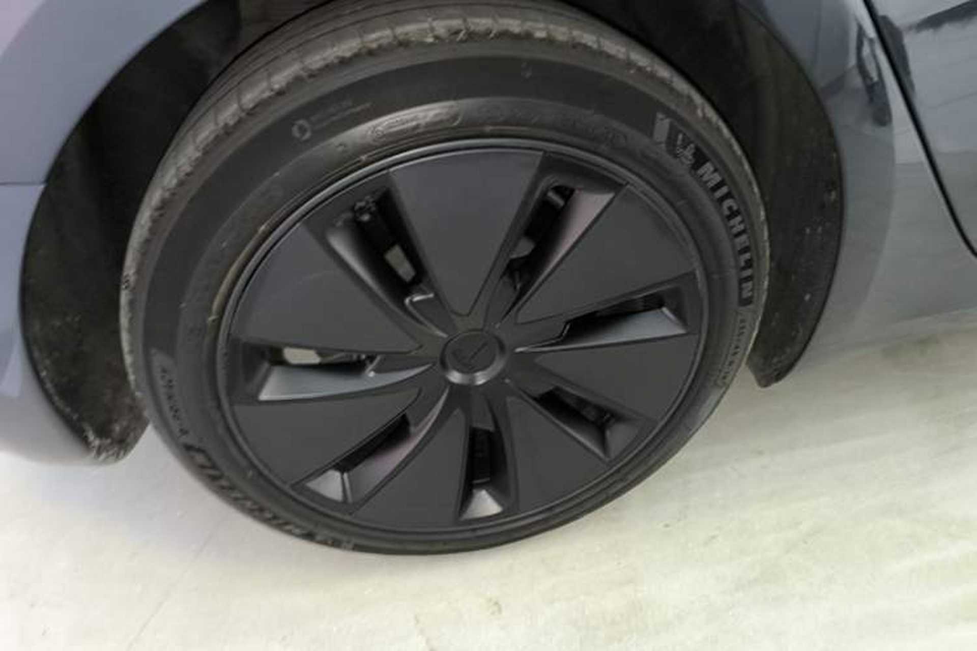 Used Tesla Model 3 2023 Rear-Wheel-Drive Version Right Rear Wheel Hub