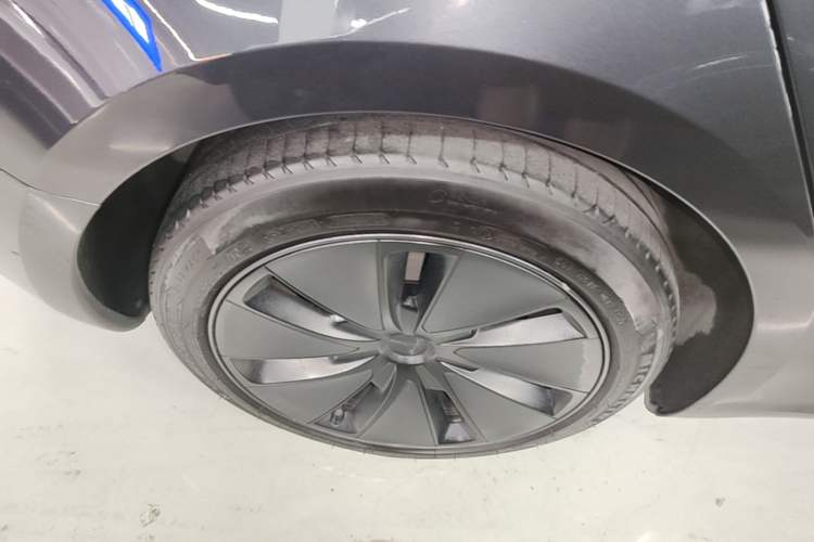 Used Tesla Model 3 2023 Long-Range All-Wheel-Drive Version Right Rear Wheel Hub