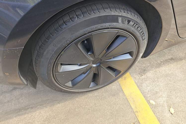Used Tesla Model 3 2023 Rear-Wheel-Drive Version Right Rear Wheel Hub