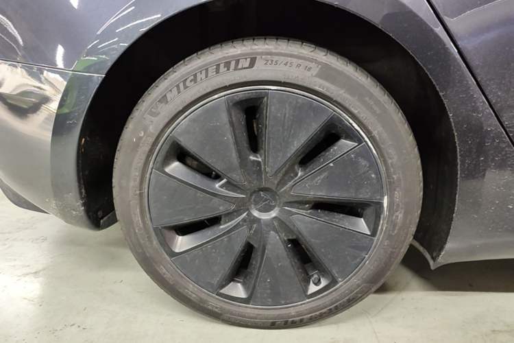 Used Tesla Model 3 2023 Rear-Wheel-Drive Version Right Rear Wheel Hub