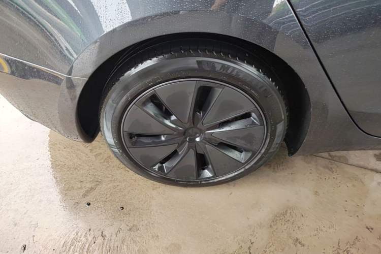Used Tesla Model 3 2023 Rear-Wheel-Drive Version Right Rear Wheel Hub