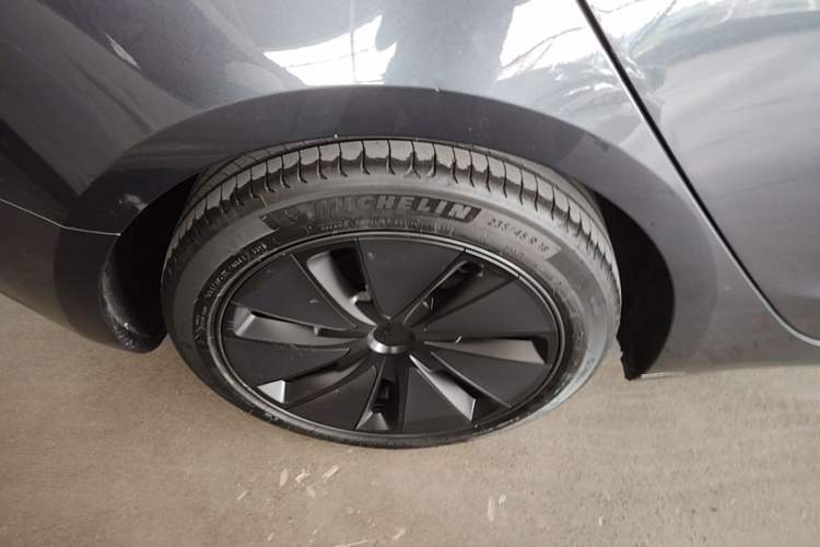Used Tesla Model 3 2023 Rear-Wheel-Drive Version Right Rear Wheel Hub