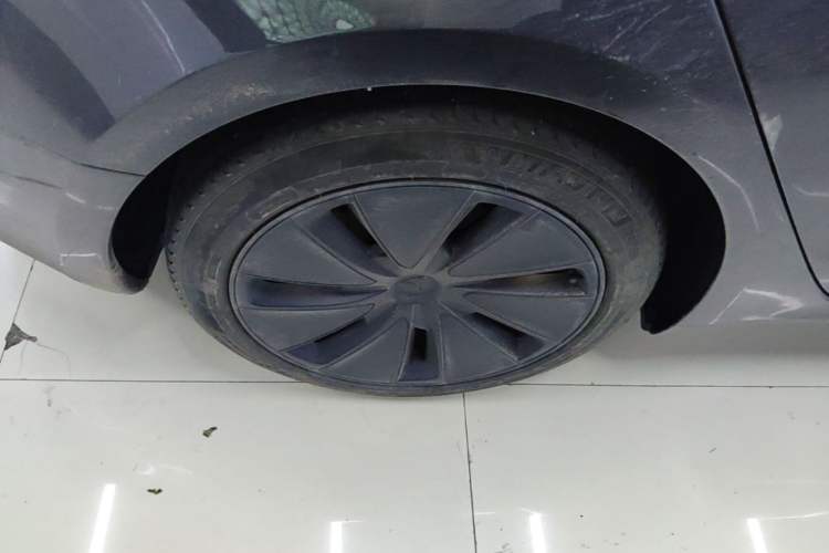 Used Tesla Model 3 2023 Rear-Wheel-Drive Version Right Rear Wheel Hub