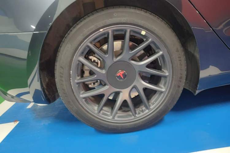 Used Tesla Model 3 2023 Rear-Wheel-Drive Version Right Rear Wheel Hub