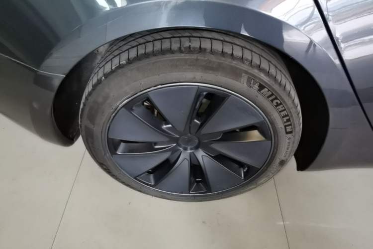 Used Tesla Model 3 2023 Rear-Wheel-Drive Version Right Rear Wheel Hub