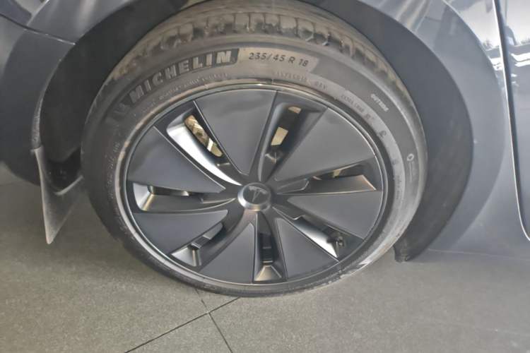Used Tesla Model 3 2023 Rear-Wheel-Drive Version Right Rear Wheel Hub