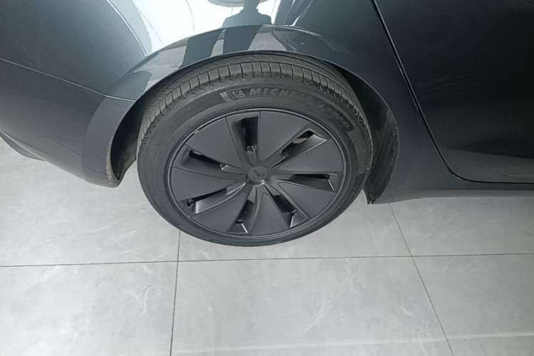 Used Tesla Model 3 2023 Rear-Wheel-Drive Version Right Rear Wheel Hub