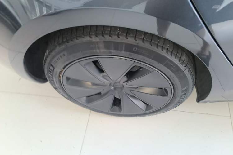 Used Tesla Model 3 2023 Rear-Wheel-Drive Version Right Rear Wheel Hub