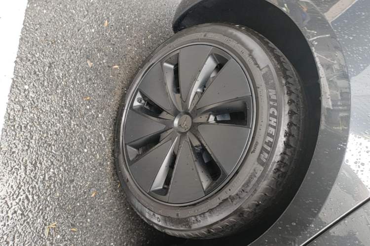 Used Tesla Model 3 2023 Rear-Wheel-Drive Version Right Rear Wheel Hub