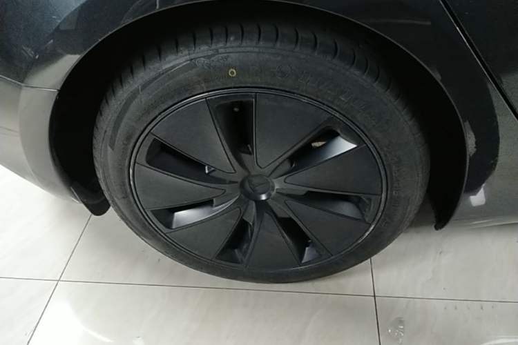 Used Tesla Model 3 2023 Rear-Wheel-Drive Version Right Rear Wheel Hub
