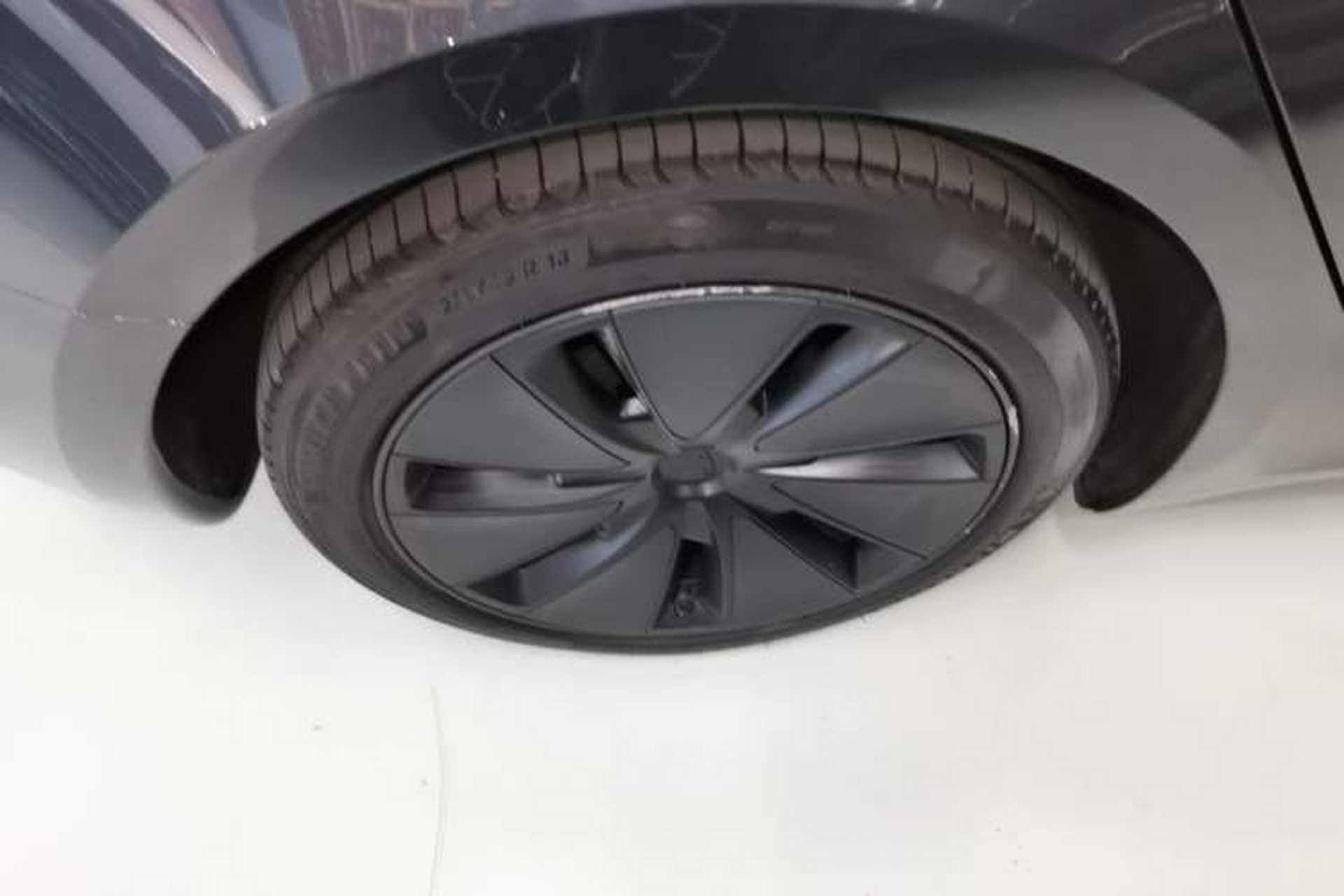 Used Tesla Model 3 2023 Rear-Wheel-Drive Version Right Rear Wheel Hub