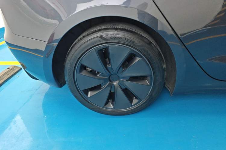 Used Tesla Model 3 2023 Rear-Wheel-Drive Version Right Rear Wheel Hub