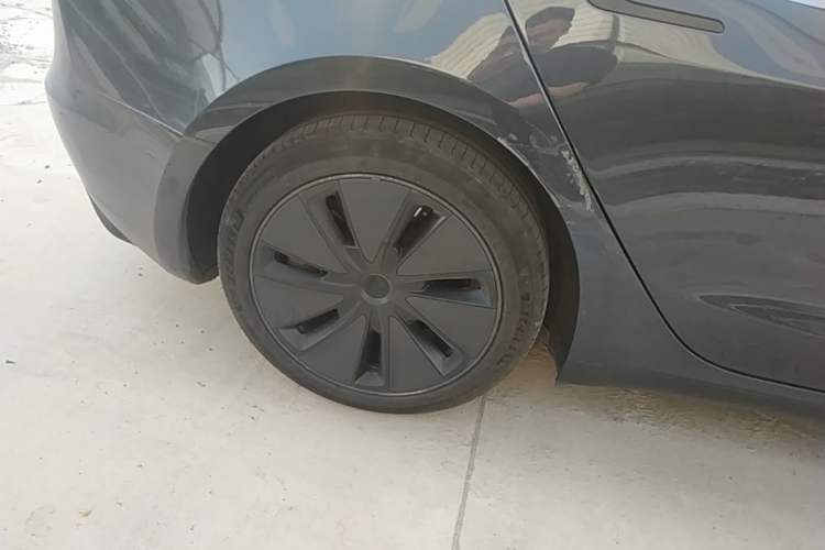 Used Tesla Model 3 2023 Rear-Wheel-Drive Version Right Rear Wheel Hub