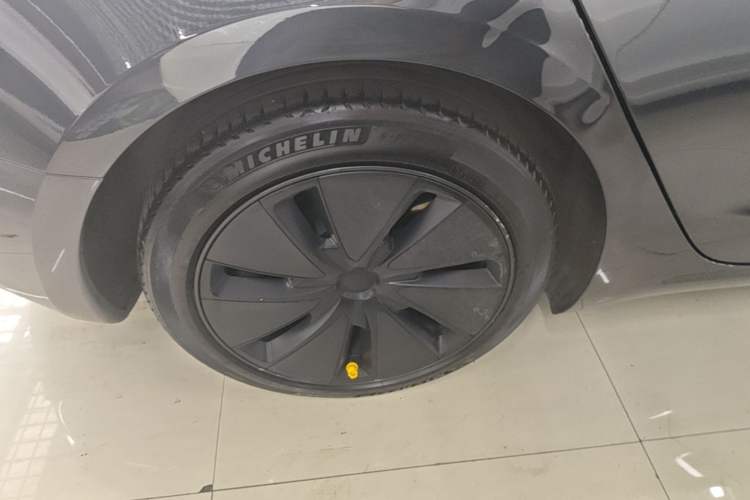 Used Tesla Model 3 2023 Rear-Wheel-Drive Version Right Rear Wheel Hub