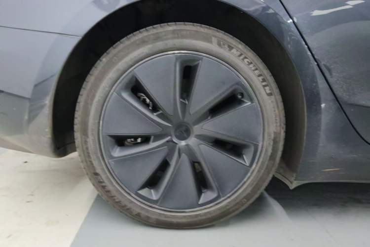 Used Tesla Model 3 2023 Rear-Wheel-Drive Version Right Rear Wheel Hub