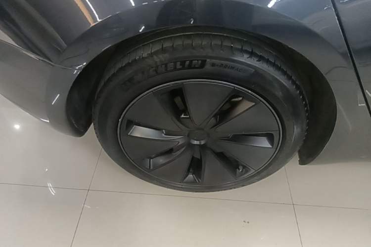 Used Tesla Model 3 2023 Rear-Wheel-Drive Version Right Rear Wheel Hub