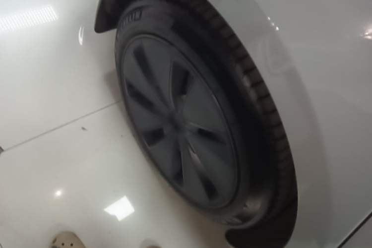 Used Tesla Model 3 2023 Rear-Wheel-Drive Version Right Rear Wheel Hub