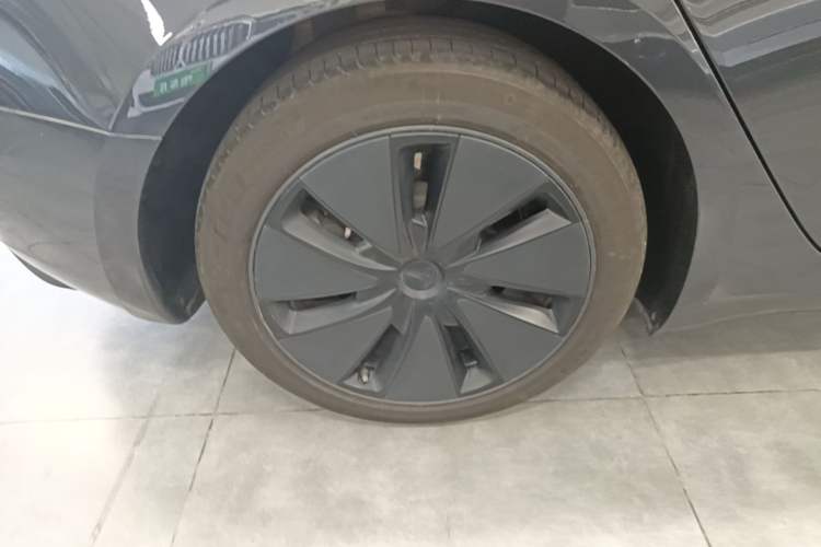 Used Tesla Model 3 2023 Rear-Wheel-Drive Version Right Rear Wheel Hub