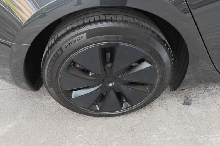 Used Tesla Model 3 2023 Rear-Wheel-Drive Version Right Rear Wheel Hub