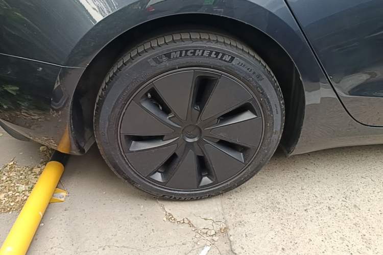 Used Tesla Model 3 2023 Rear-Wheel-Drive Version Right Rear Wheel Hub