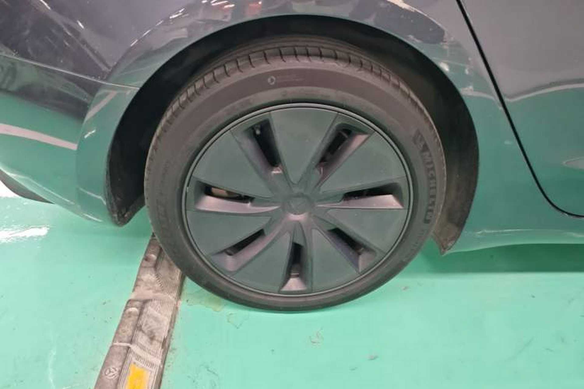 Used Tesla Model 3 2023 Rear-Wheel-Drive Version Right Rear Wheel Hub