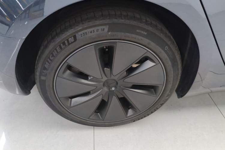 Used Tesla Model 3 2023 Long-Range All-Wheel-Drive Version Right Rear Wheel Hub