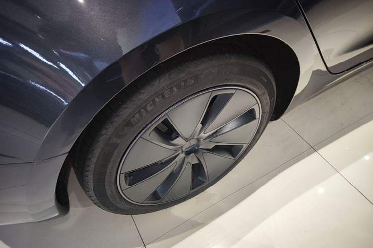 Used Tesla Model 3 2023 Rear-Wheel-Drive Version Right Rear Wheel Hub