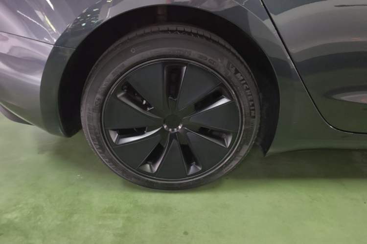 Used Tesla Model 3 2023 Rear-Wheel-Drive Version Right Rear Wheel Hub