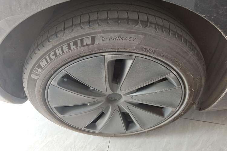 Used Tesla Model 3 2023 Rear-Wheel-Drive Version Right Rear Wheel Hub