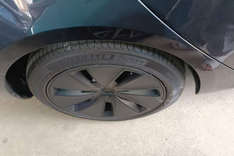 Used Tesla Model 3 2023 Rear-Wheel-Drive Version Right Rear Wheel Hub