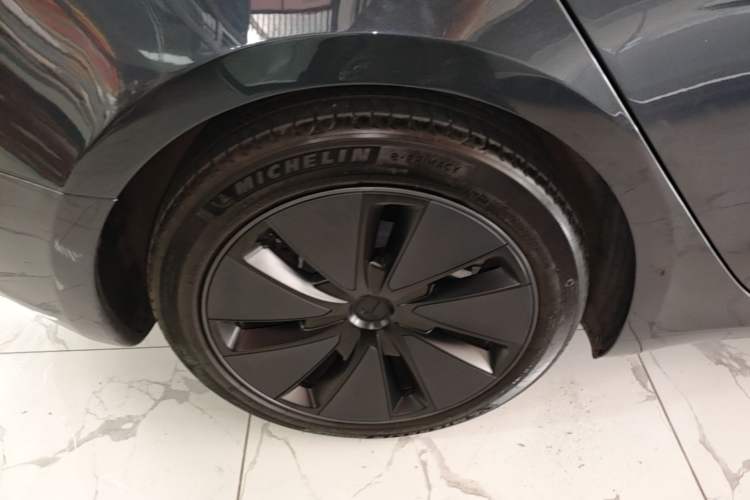 Used Tesla Model 3 2023 Rear-Wheel-Drive Version Right Rear Wheel Hub