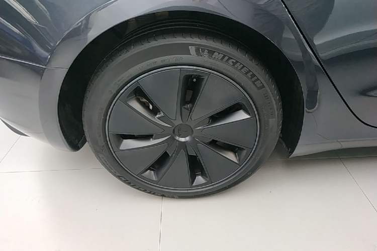 Used Tesla Model 3 2023 Rear-Wheel-Drive Version Right Rear Wheel Hub