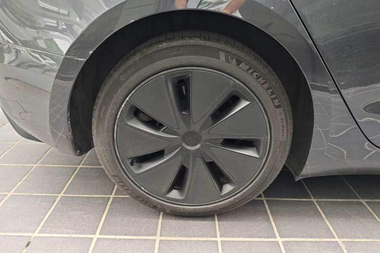 Used Tesla Model 3 2023 Rear-Wheel-Drive Version Right Rear Wheel Hub