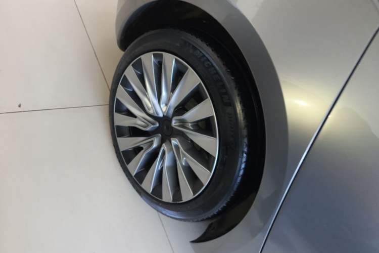 Used Tesla Model 3 2023 Rear-Wheel-Drive Version Right Rear Wheel Hub